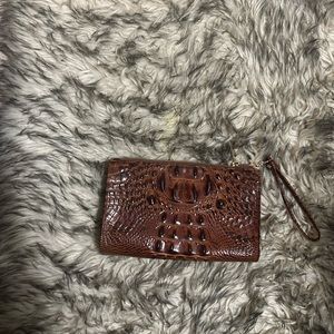 Brahmin wristlet